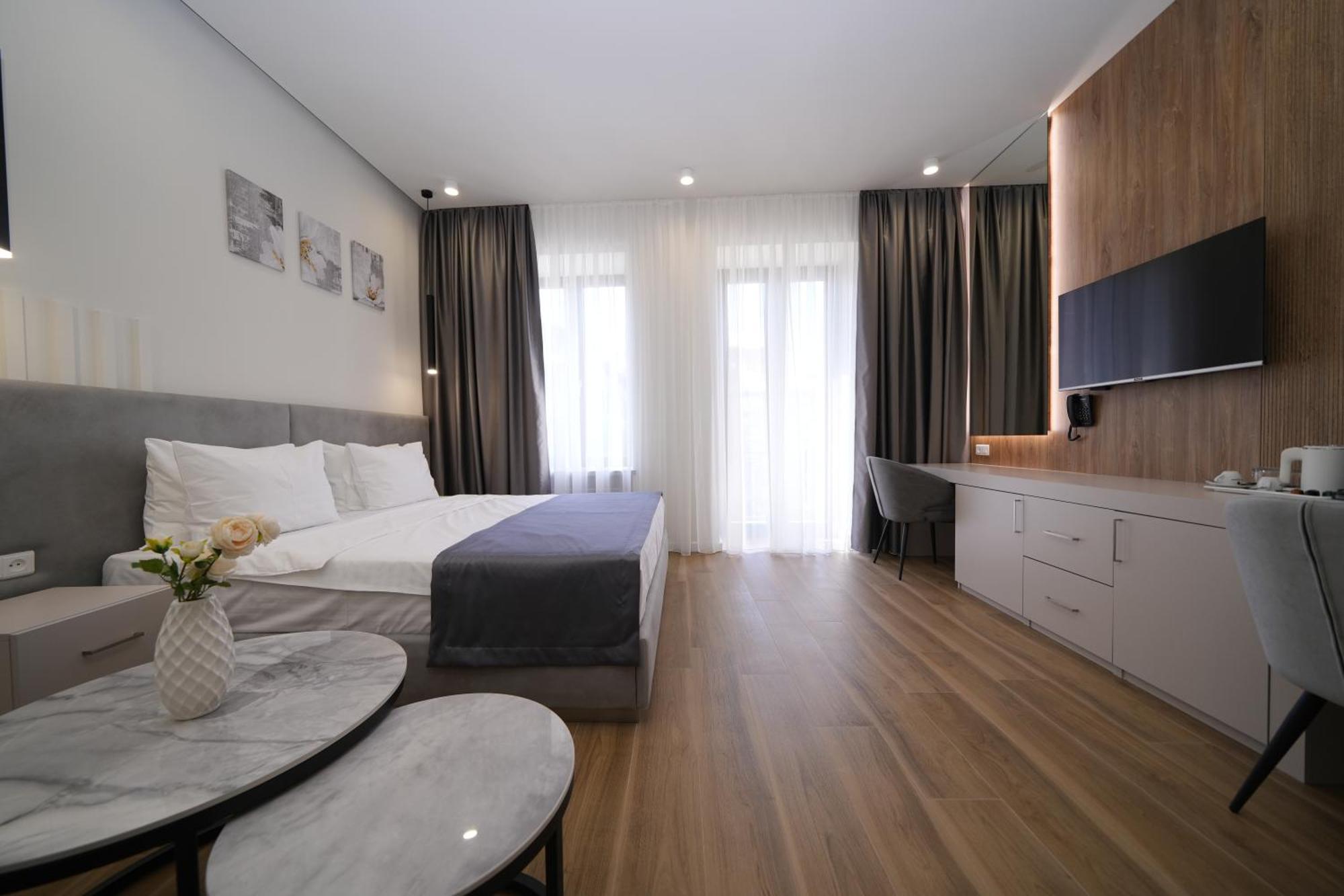 Ser In Hotel Jerevan Eksteriør bilde