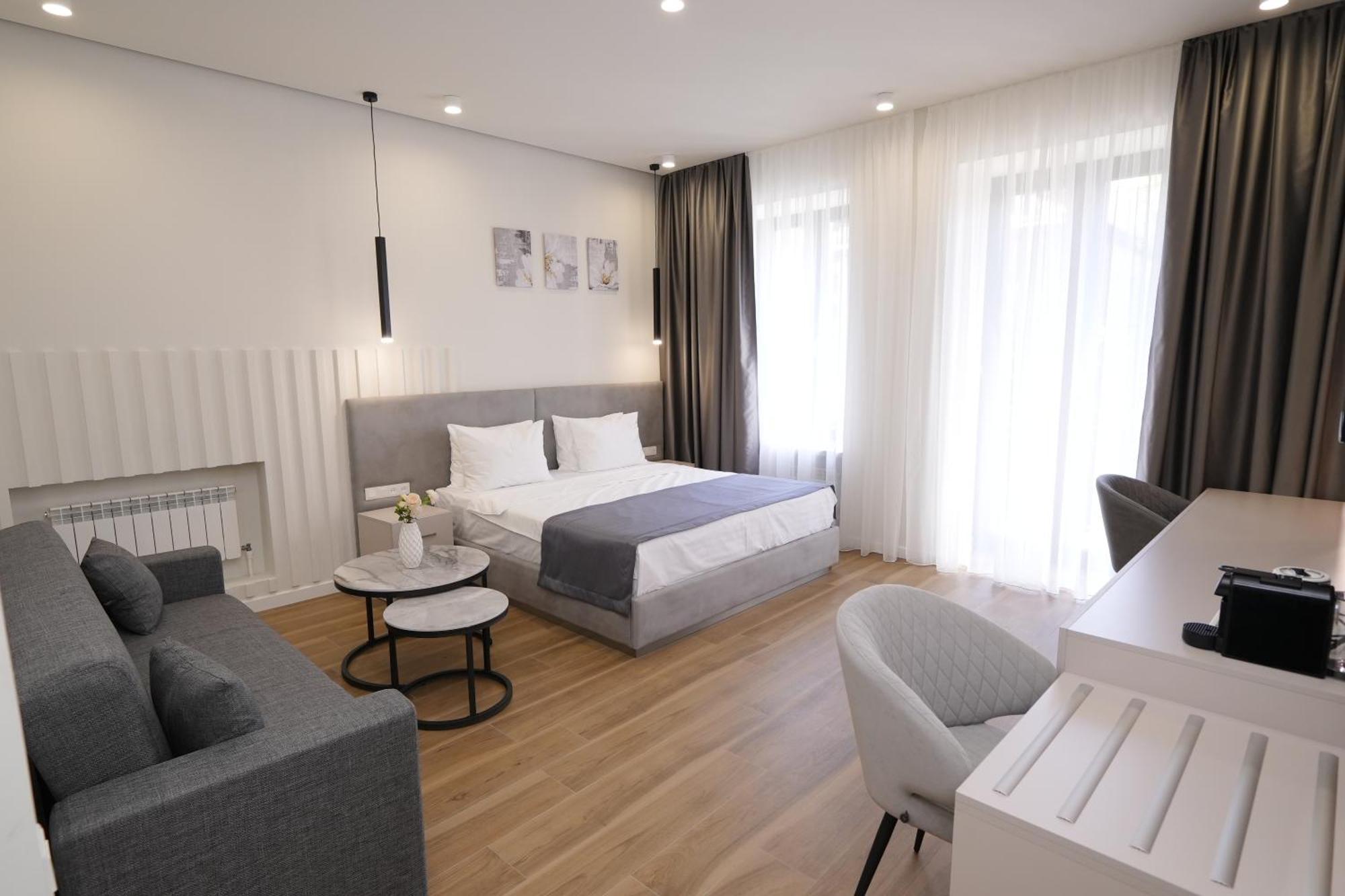 Ser In Hotel Jerevan Eksteriør bilde