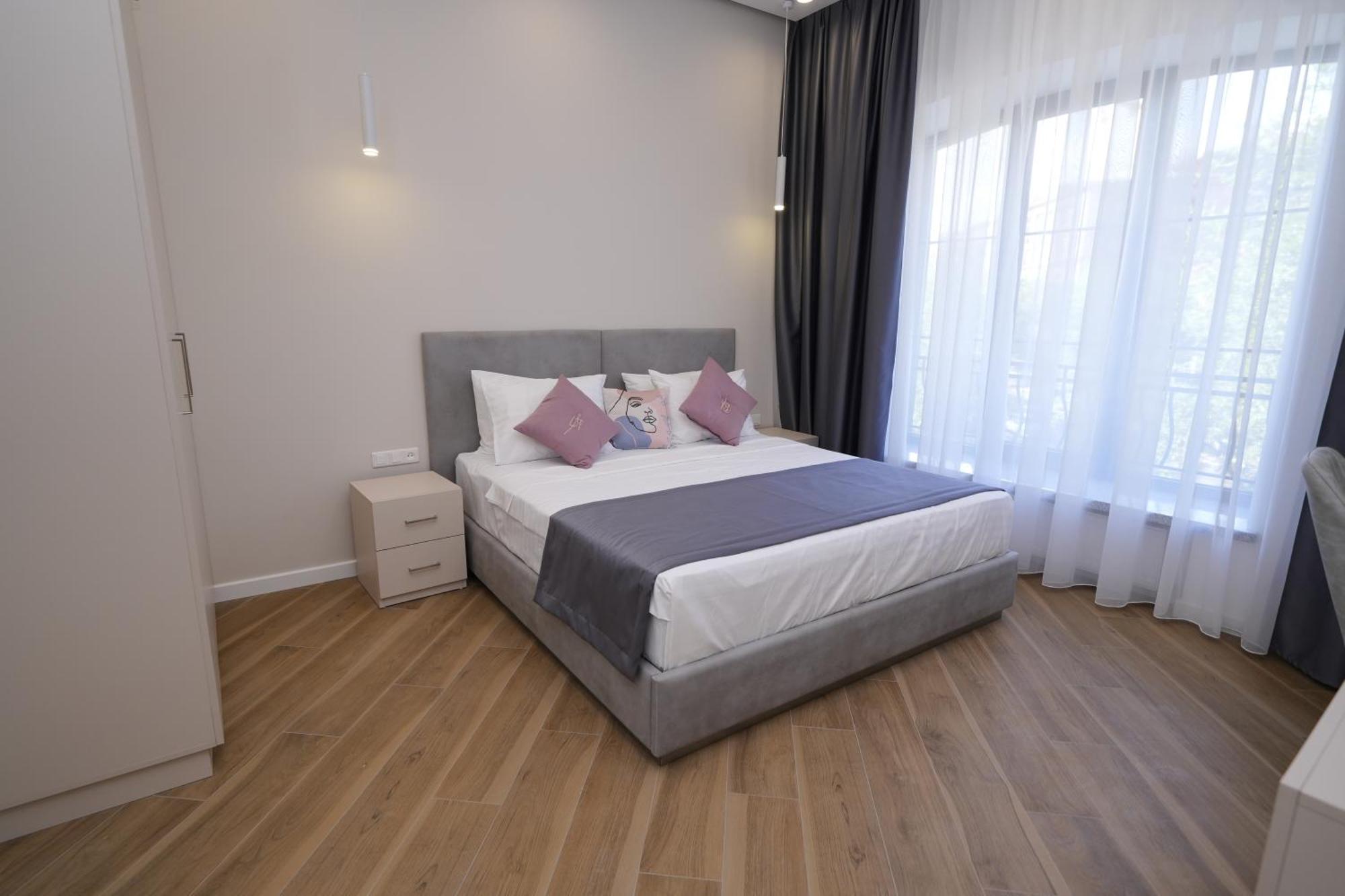 Ser In Hotel Jerevan Eksteriør bilde